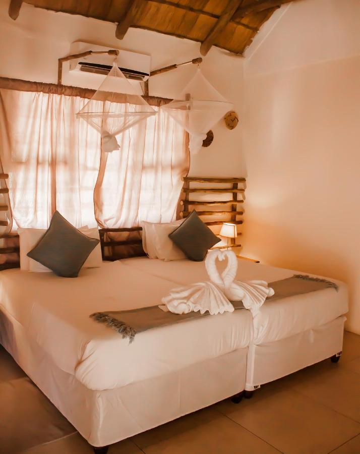 Leeville Guesthouse Kasane Exterior foto