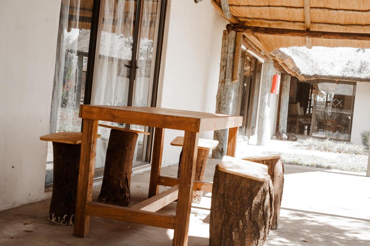 Leeville Guesthouse Kasane Exterior foto